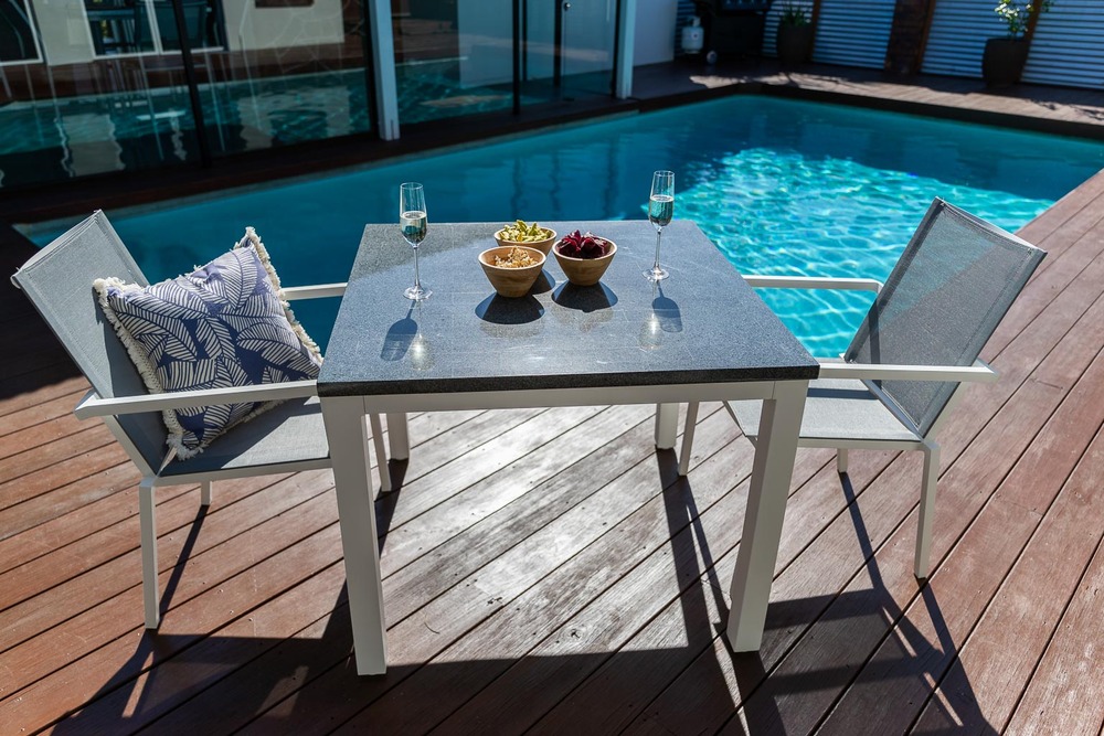 Aluminum Outdoor Dinign Chair SALSA with Stone post leg table White grey 5 (1)