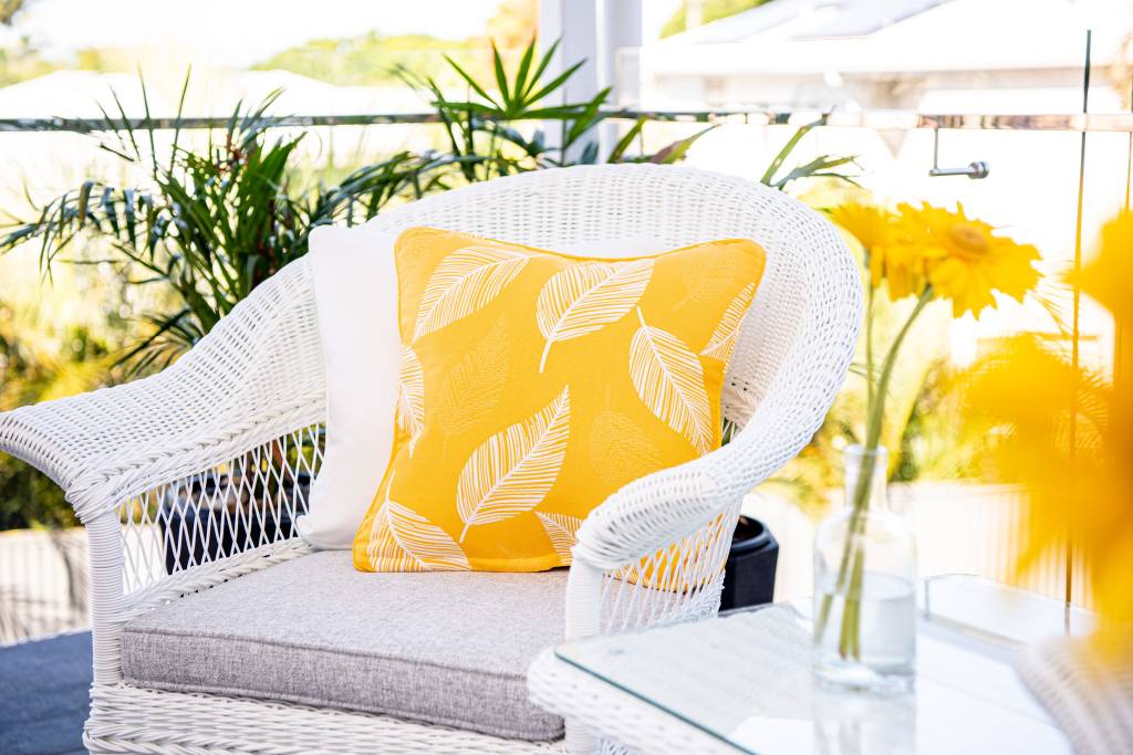 Warwick White Wicker